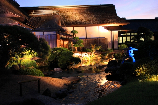 夜の日本庭園